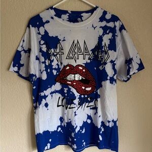 NWOT Def Leppard Blue and White Tie-Dye Short Sleeve Tee